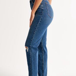 never worn Abercrombie ankle straigh ultra high rise jeans